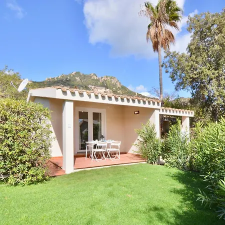 Isa - In Just 450 Meters From The Beach, With Air Conditioning And Outdoor Private Area