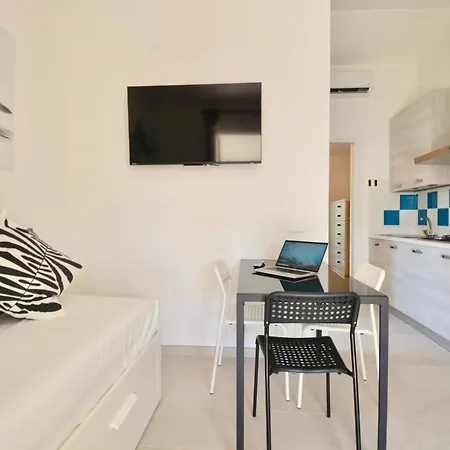 Isa - In Just 450 Meters From The Beach, With Air Conditioning And Outdoor Private Area *