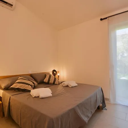 Aparthotel Isa - In Just 450 Meters From The Beach, With Air Conditioning And Outdoor Private Area Costa Rei