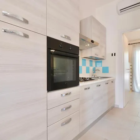 Isa - In Just 450 Meters From The Beach, With Air Conditioning And Outdoor Private Area * Costa Rei