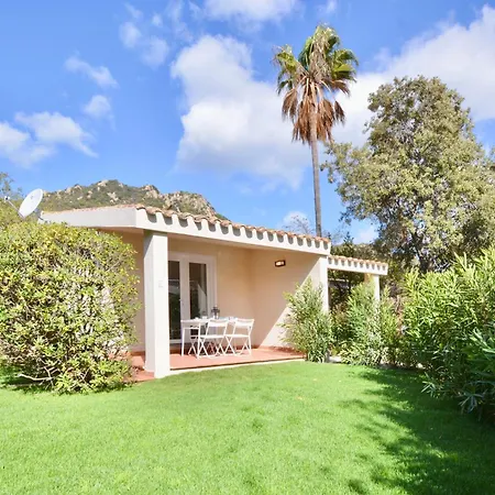 Isa - In Just 450 Meters From The Beach, With Air Conditioning And Outdoor Private Area