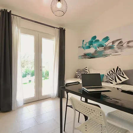 公寓式酒店 Isa - In Just 450 Meters From The Beach, With Air Conditioning And Outdoor Private Area 哥斯达雷